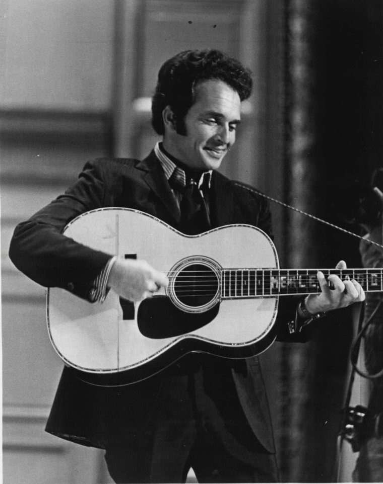 Photograph of country musician Merle Haggard in 1971.